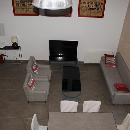 Cozy & Modern Apartment Hombre De Piedra Seville Exterior photo